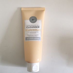 It cosmetics confidence in a cleanser